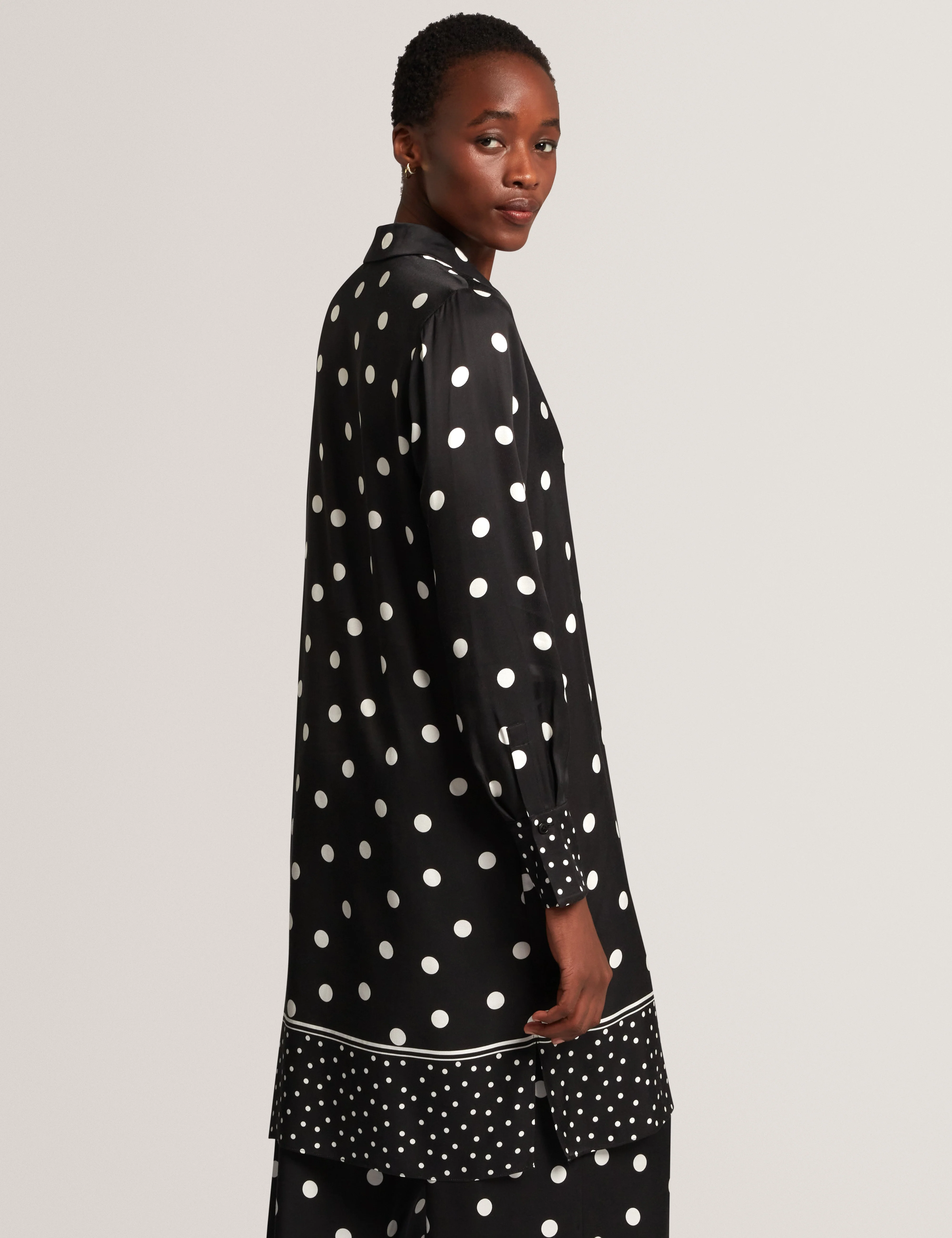 Adelzi Printed Longline Shirt Black - Image 4