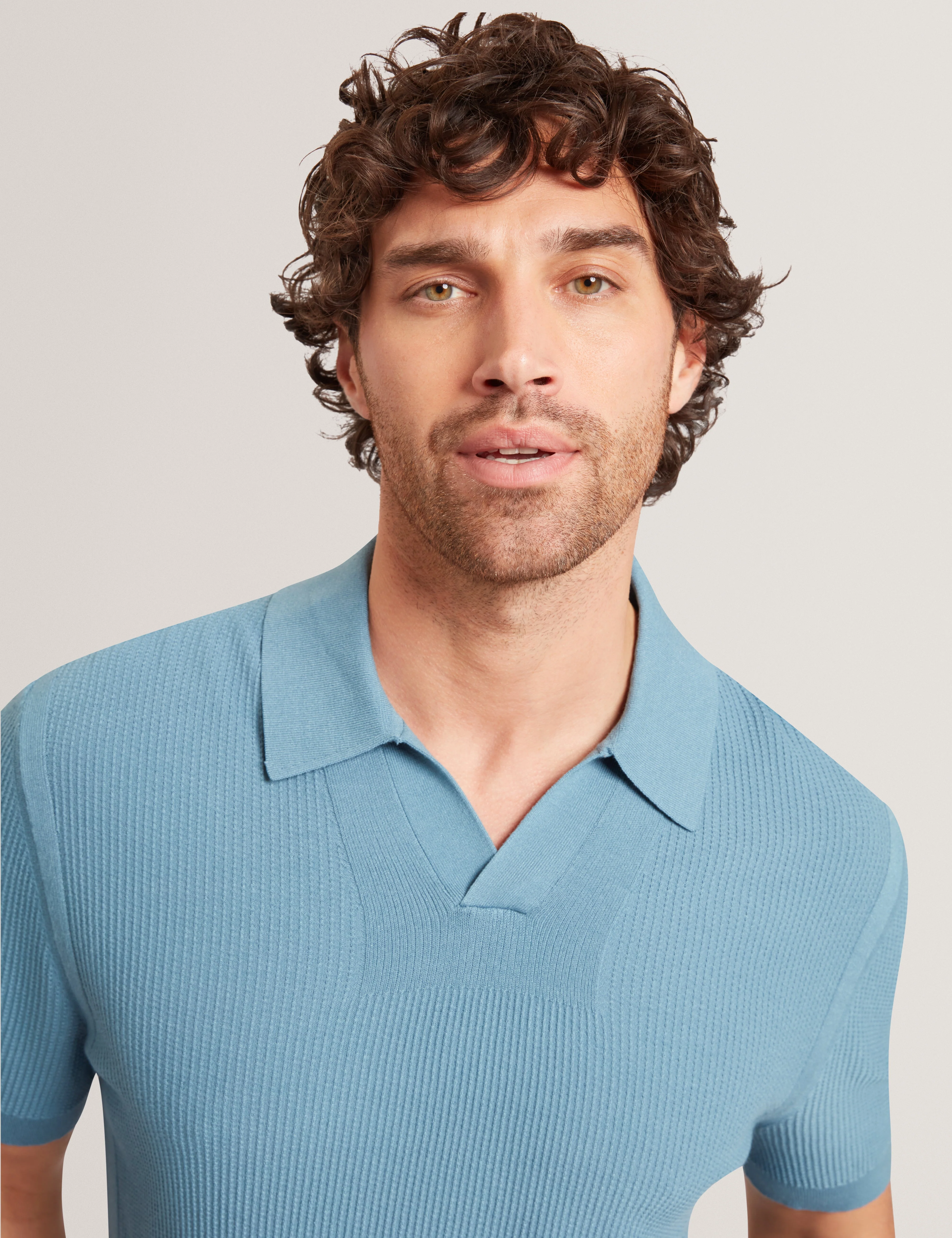 Aindrea Ss Stitch Detail Open Neck Polo Sky-Blue - Image 4
