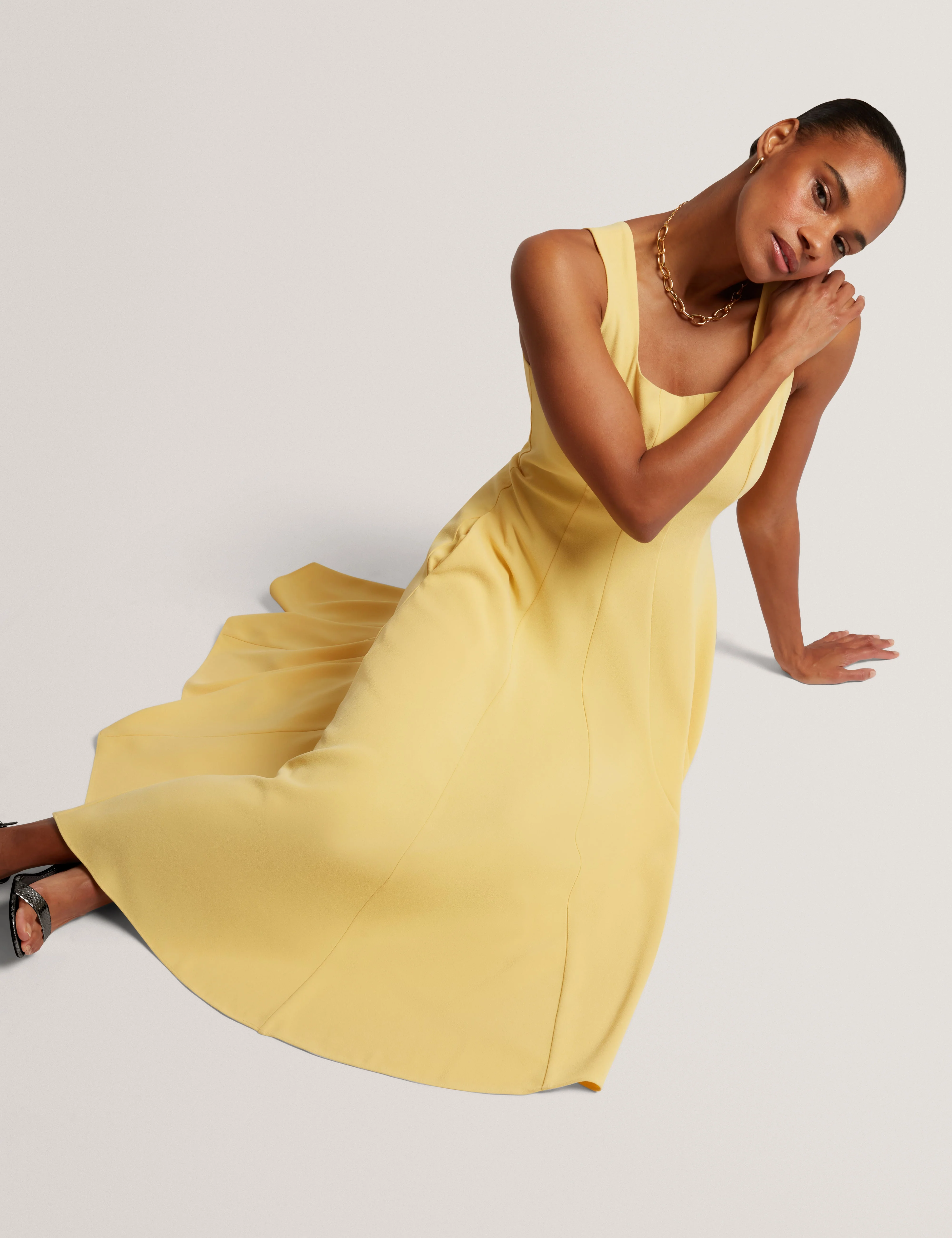 Arlott Panelled Midi Dress Lt-Yellow - Image 6