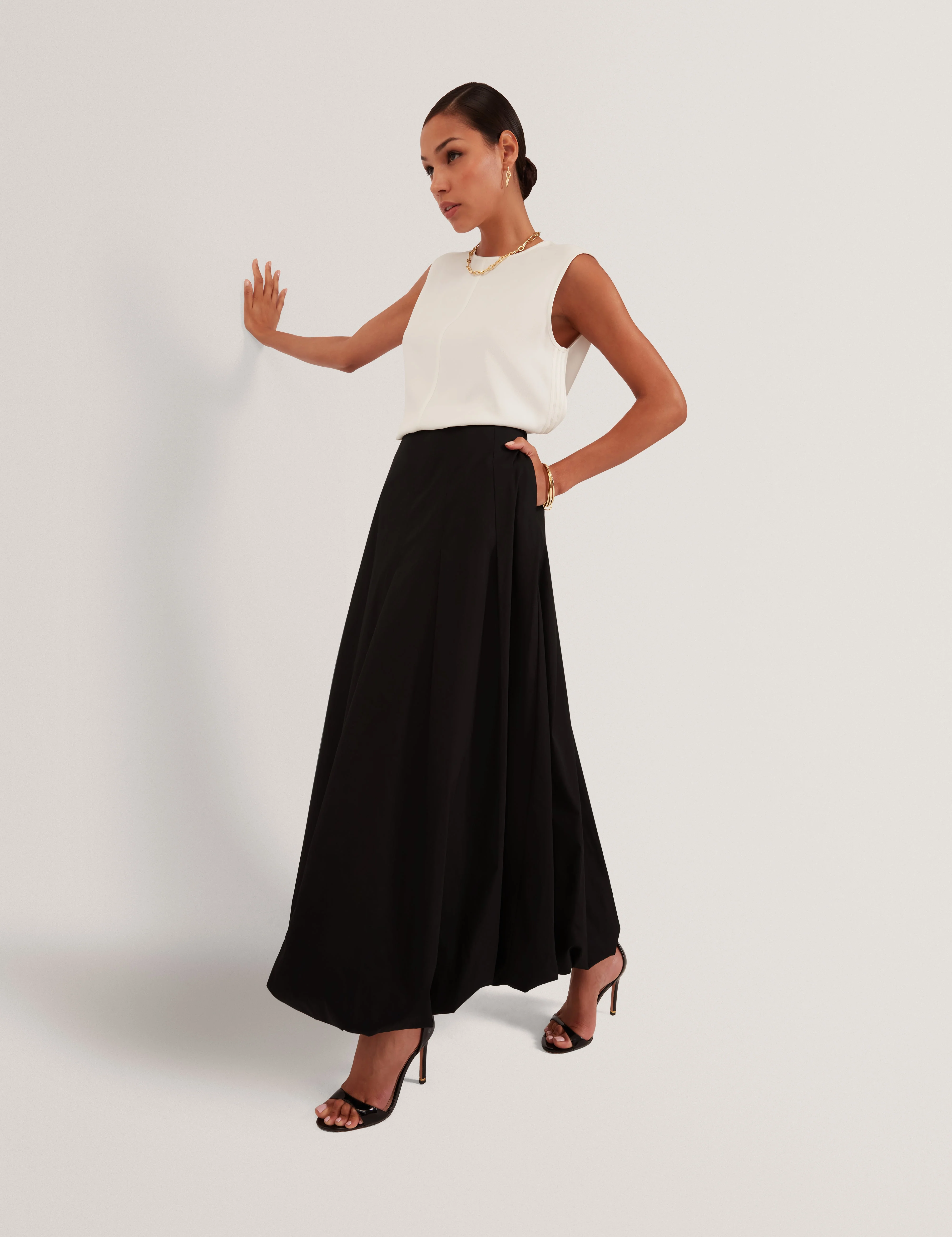 Cinnaba Seam Detail Bubble Midi Skirt Black