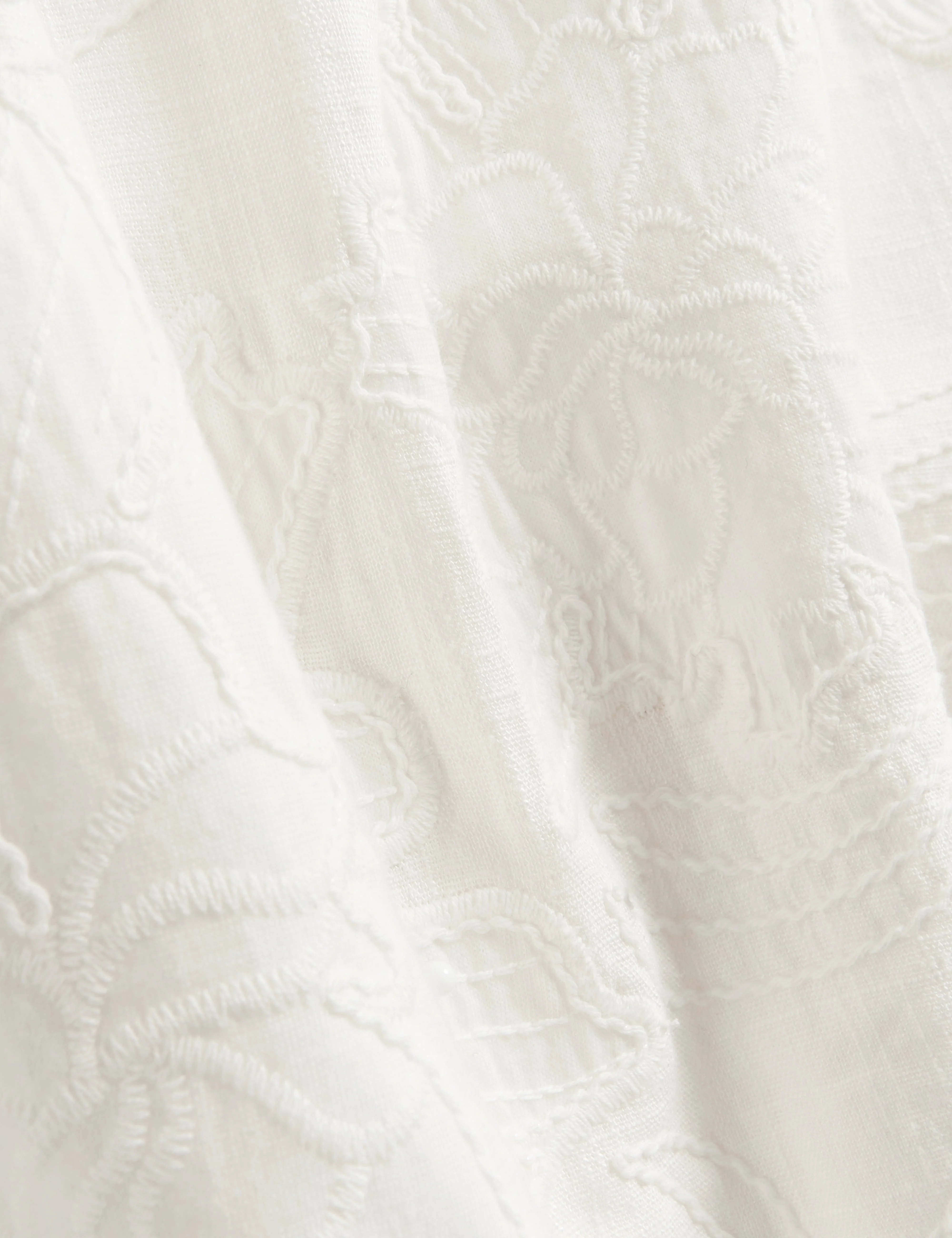 Embelia Embroidered Sleeveless Top White - Image 3