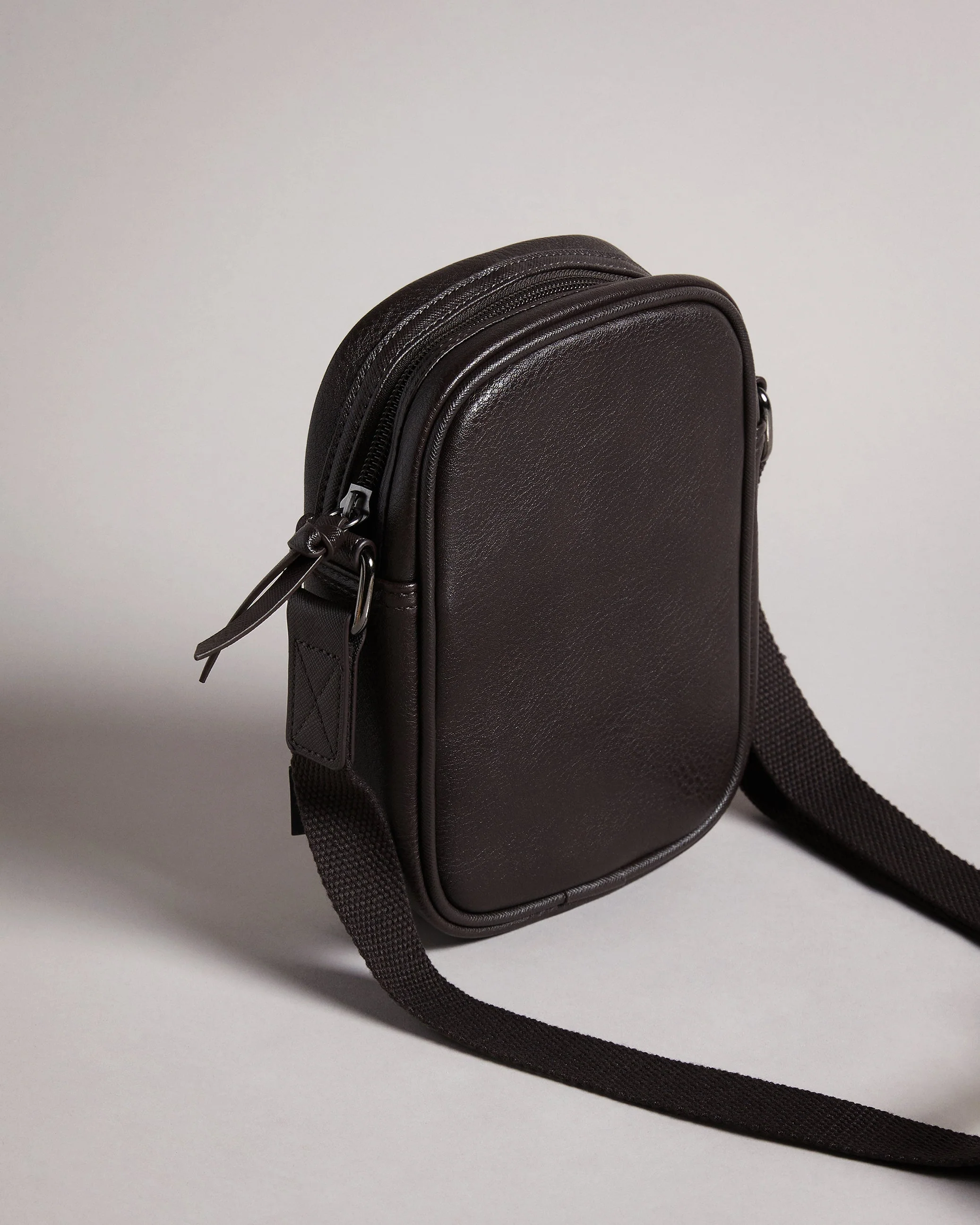 Evver Striped Pu Flight Bag Brn-Choc - Image 4