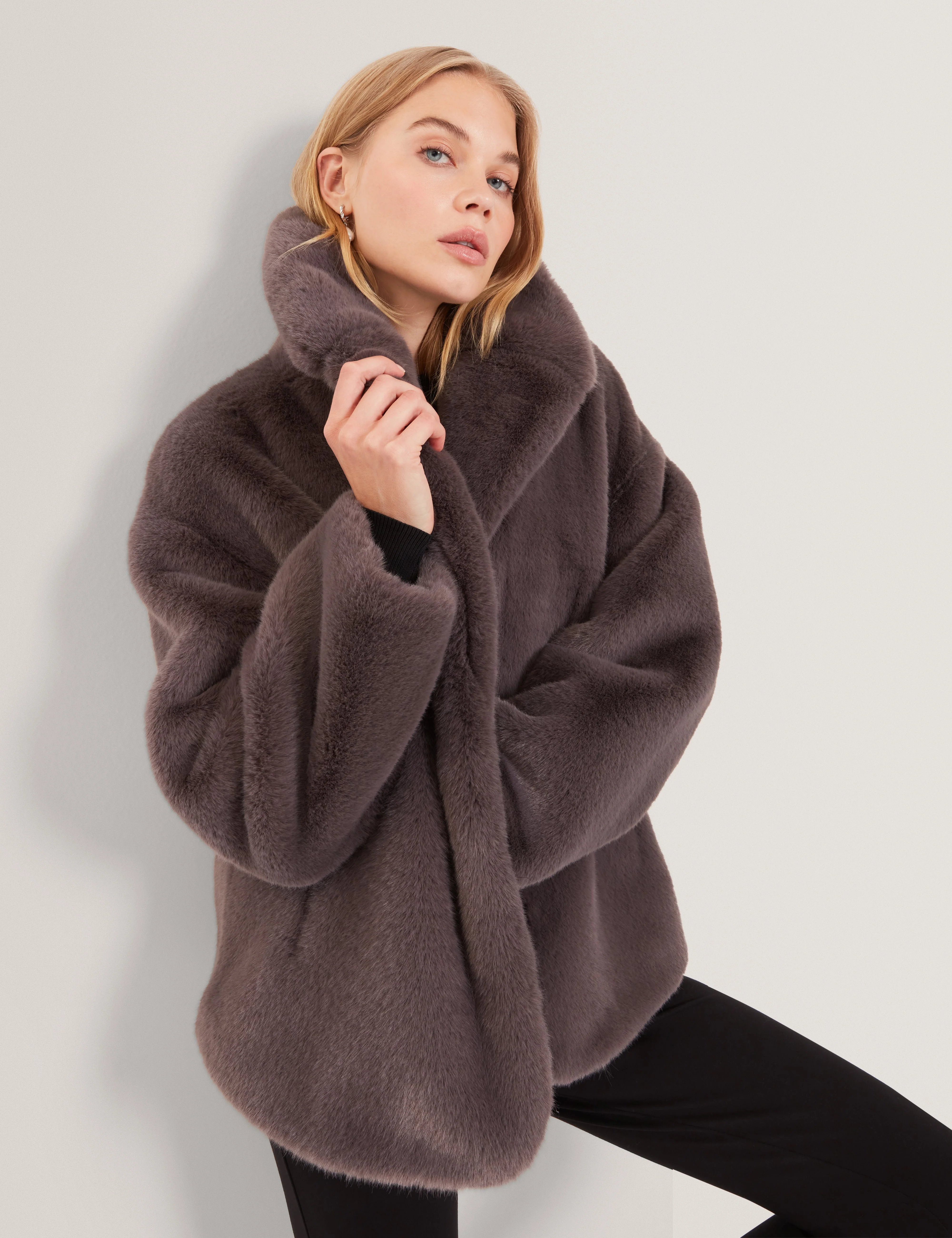 Fiela Short Faux Fur Coat With Shawl Collar Grey - Image 6