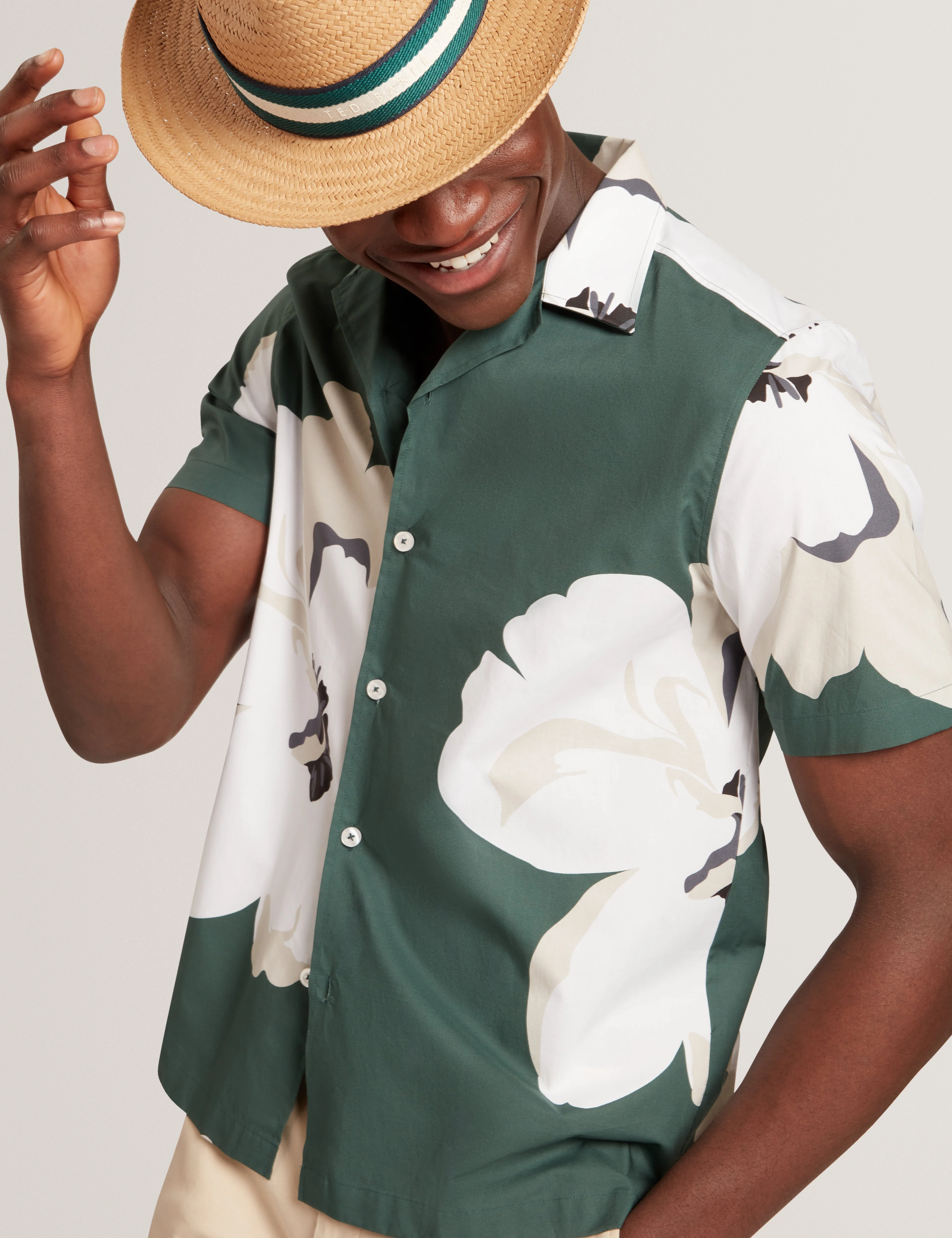Hebbden Short Sleeve Relaxed Floral Shirt Dk-Green - Image 6