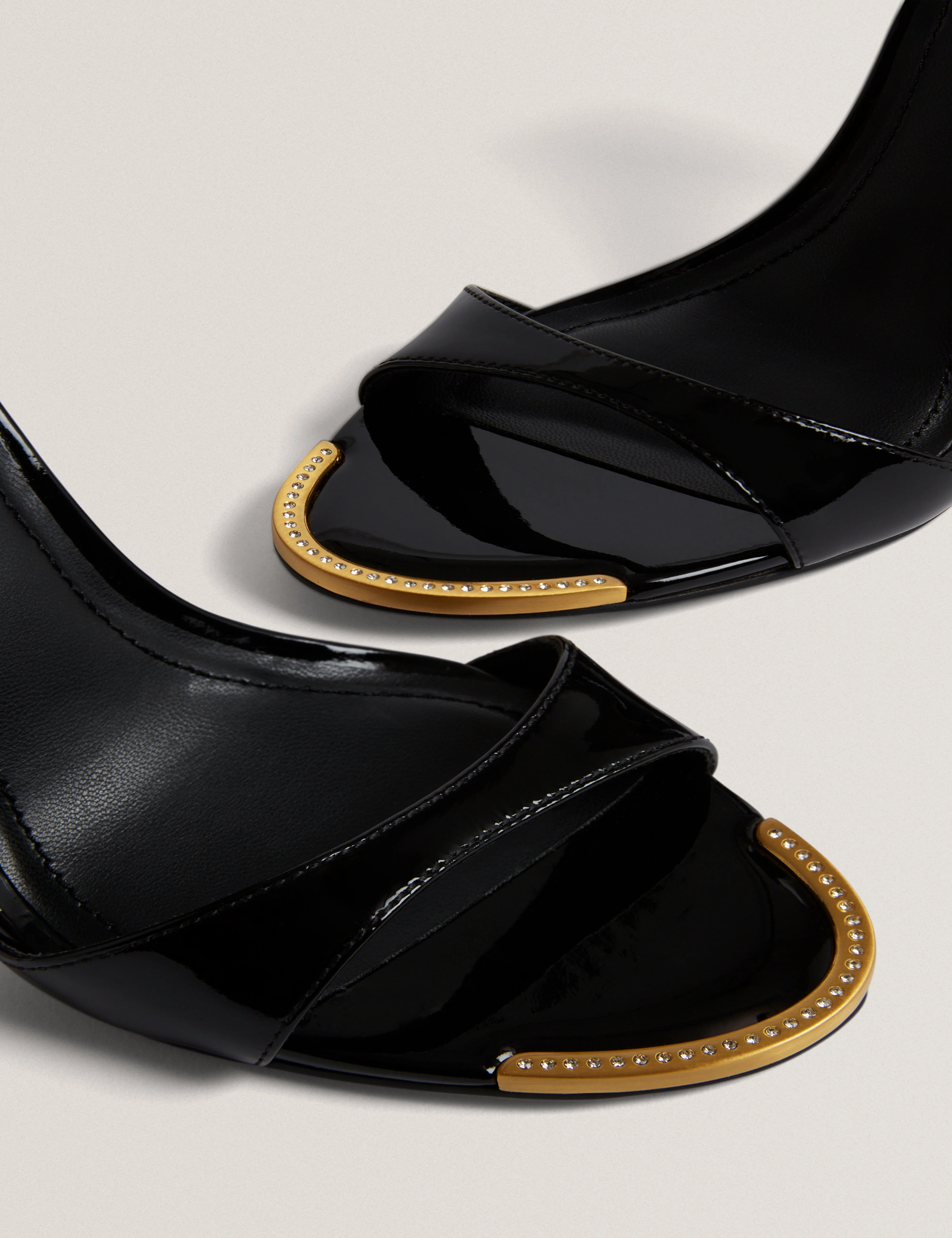Helliy Leather Heeled Sandal Black - Image 3