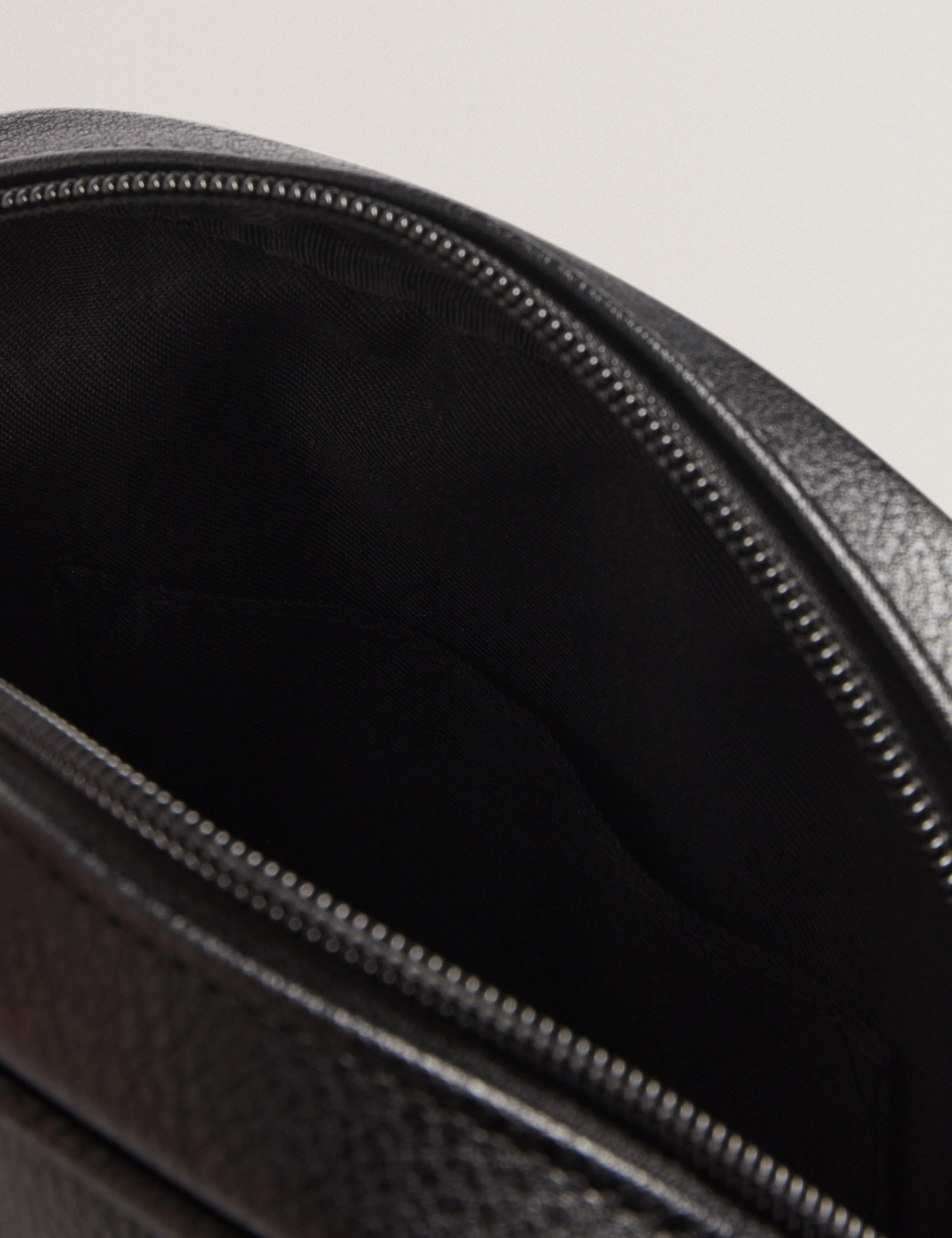 Keiigan Stripe Pu Flight Bag Black - Image 5