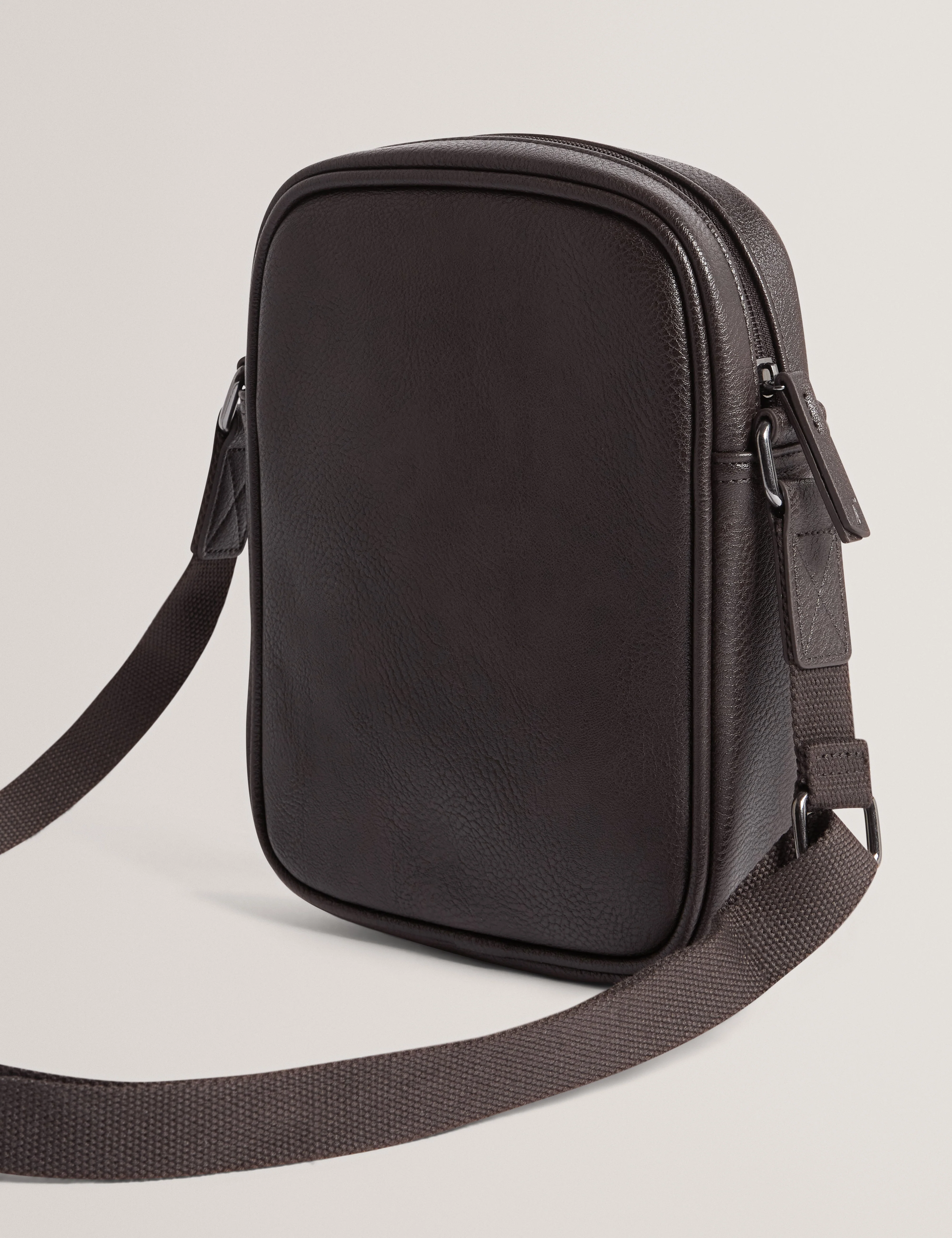 Keiigan Stripe Pu Flight Bag Brn-Choc - Image 4