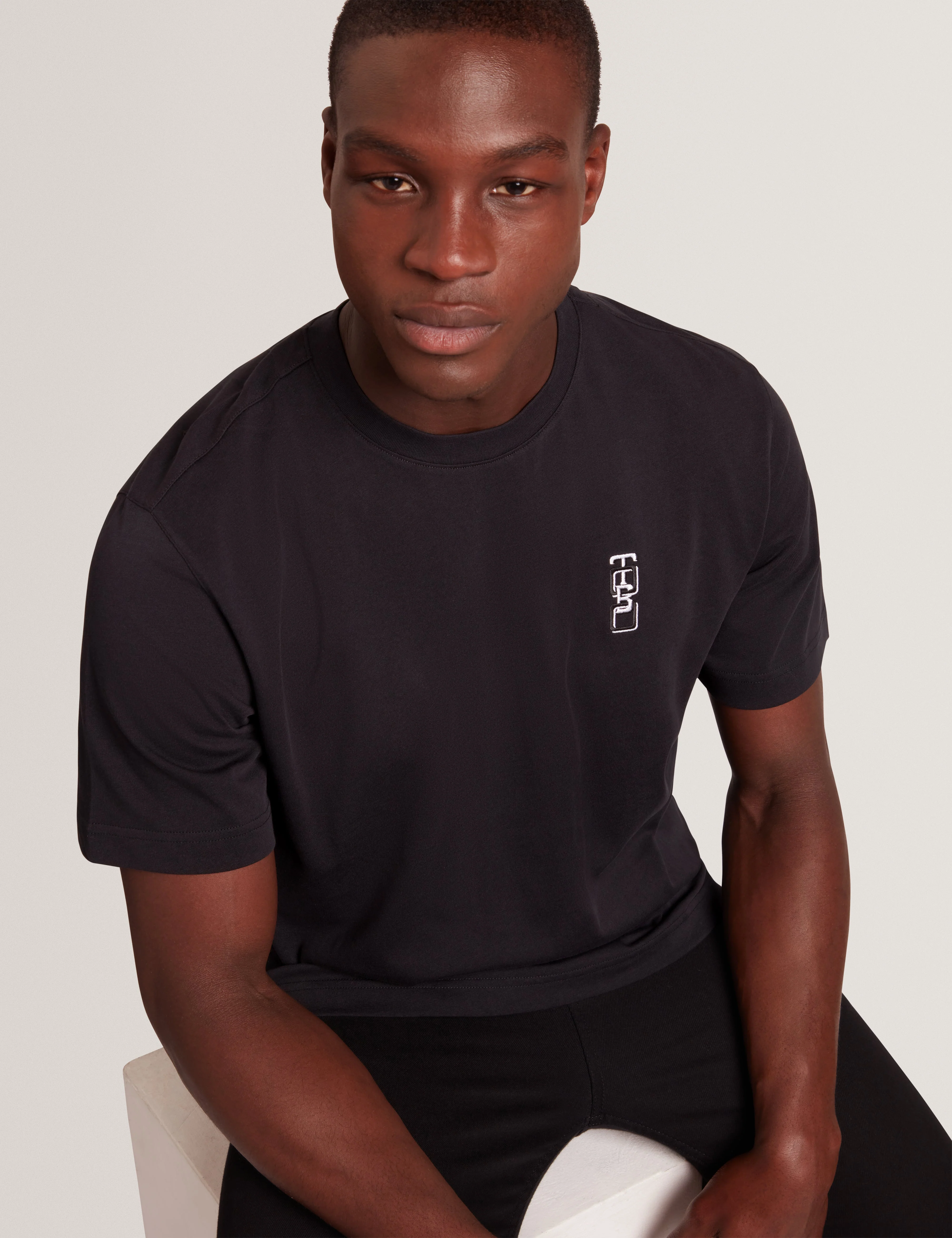 Kuyrt Short Sleeve Branded Tee Black - Image 6