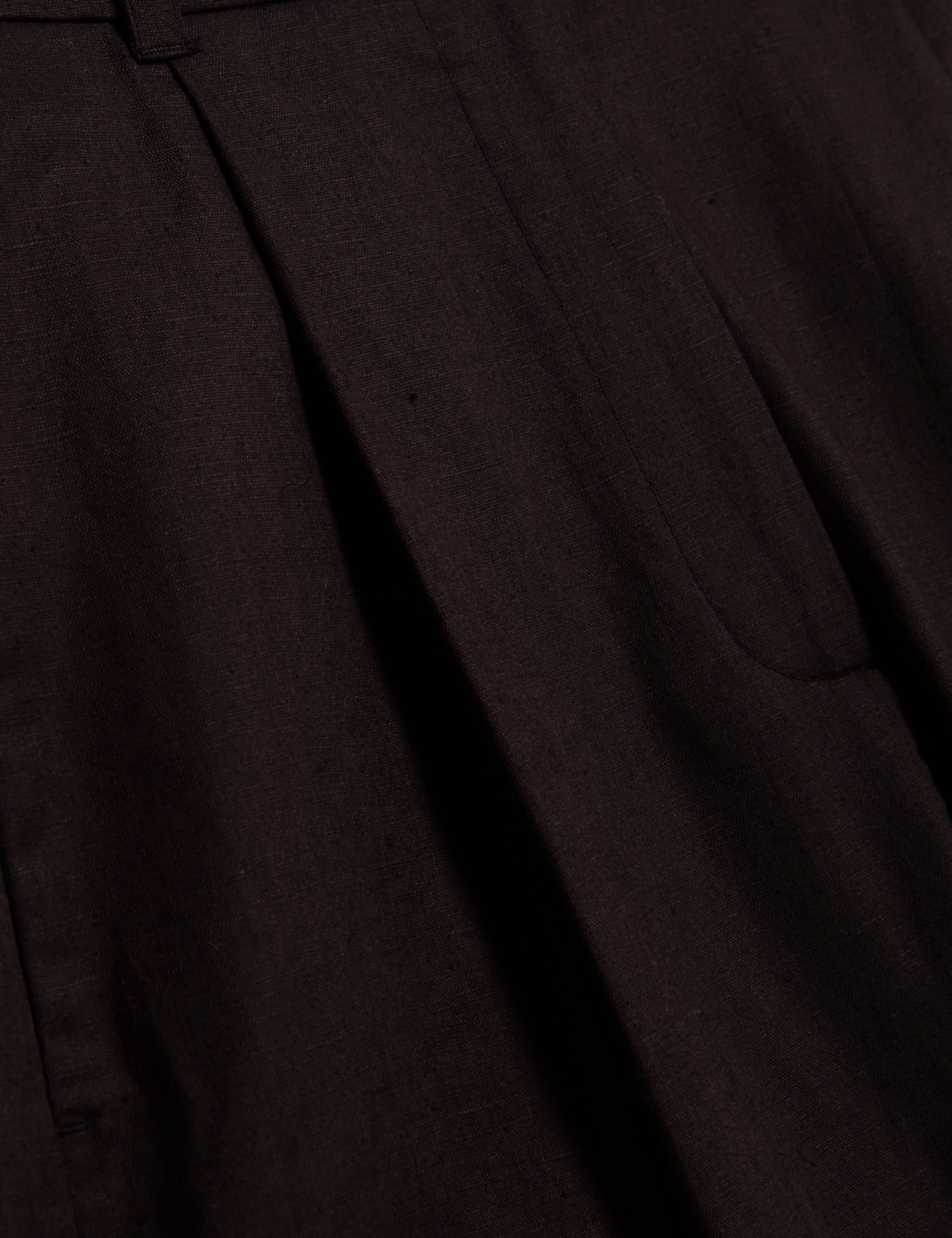 Machii Tailored Short Black - Image 3