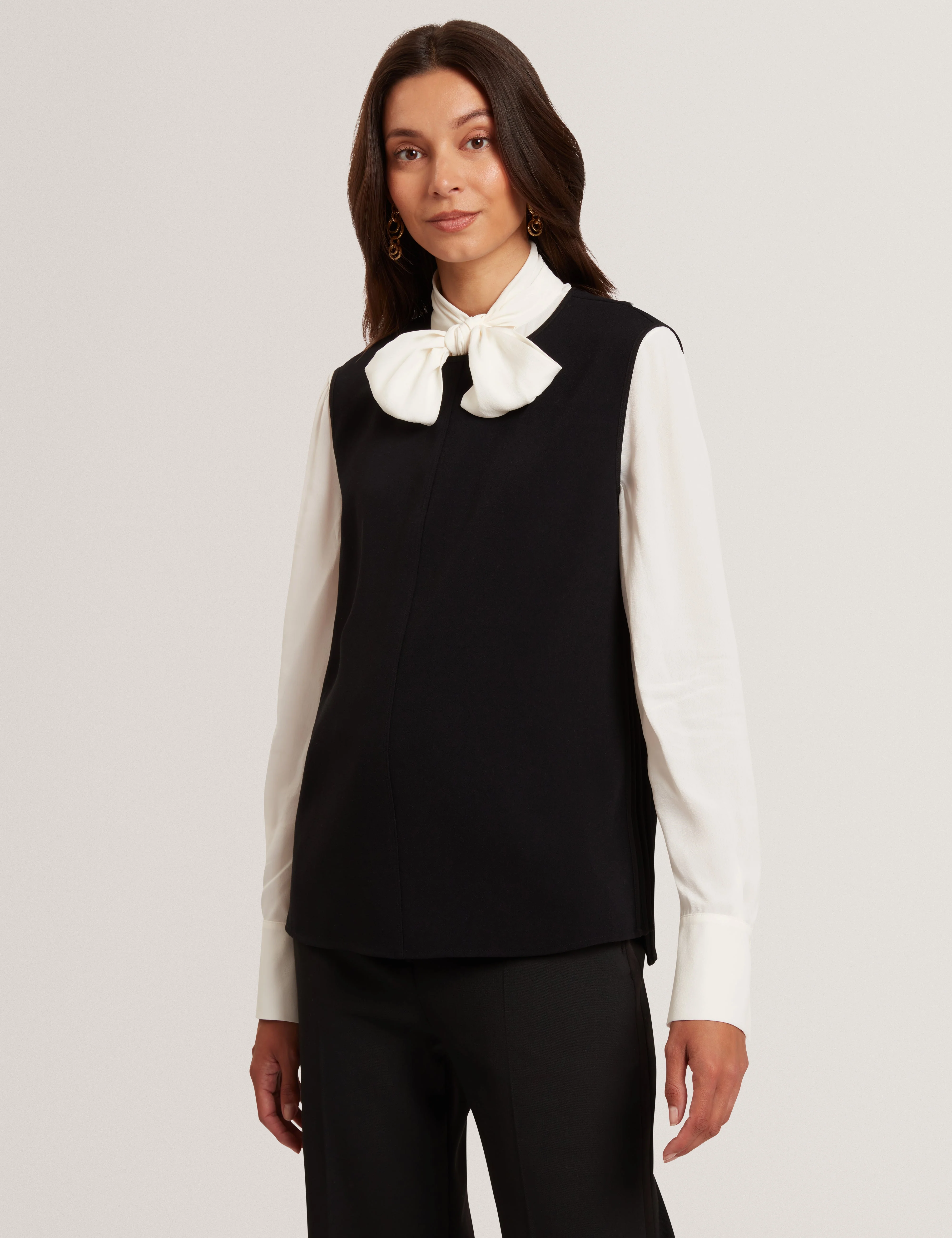 Marmia Sleeveless Top With Piping Detail Black