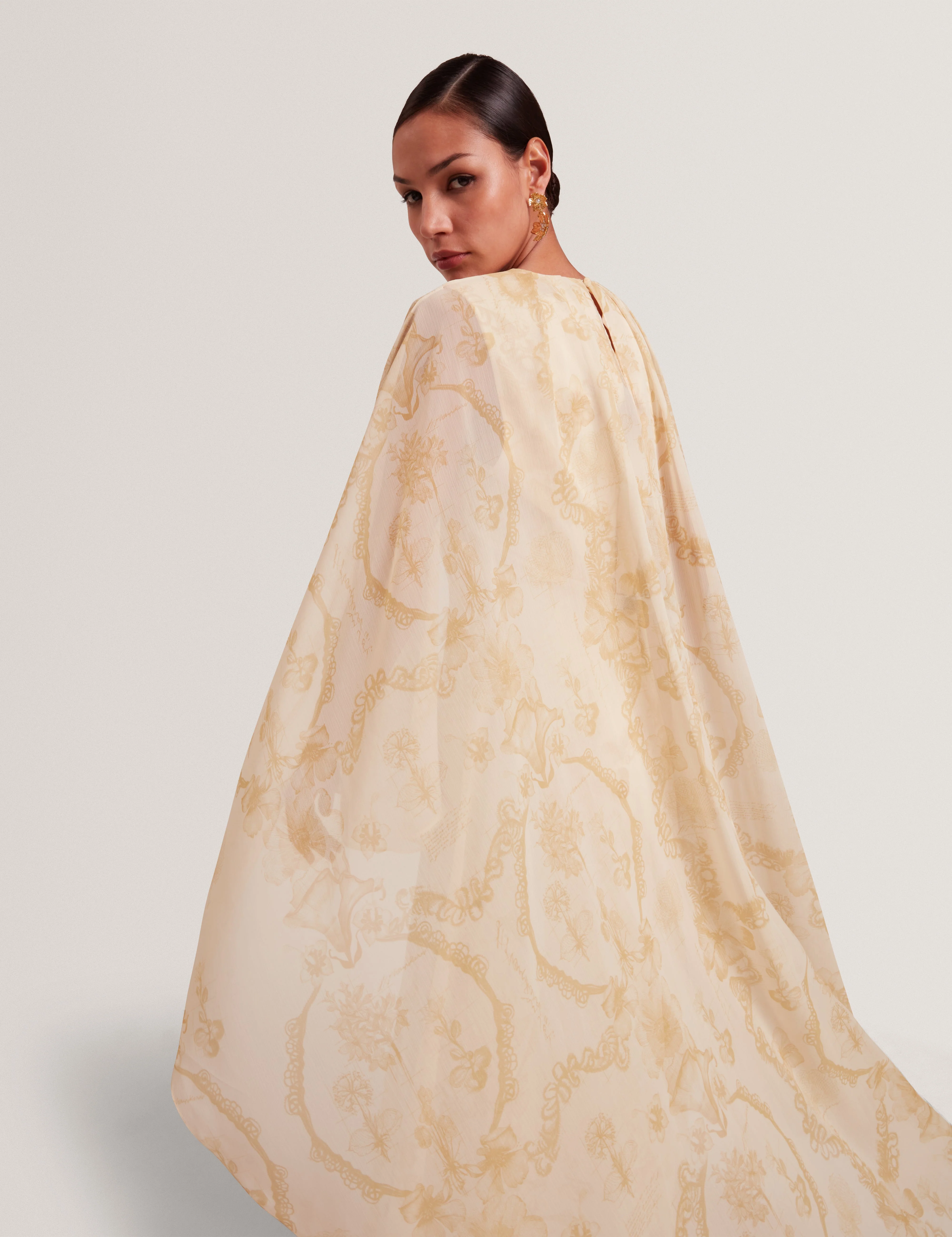 Nieva Waterfall Cape Detail Maxi Dress Lt-Yellow - Image 5