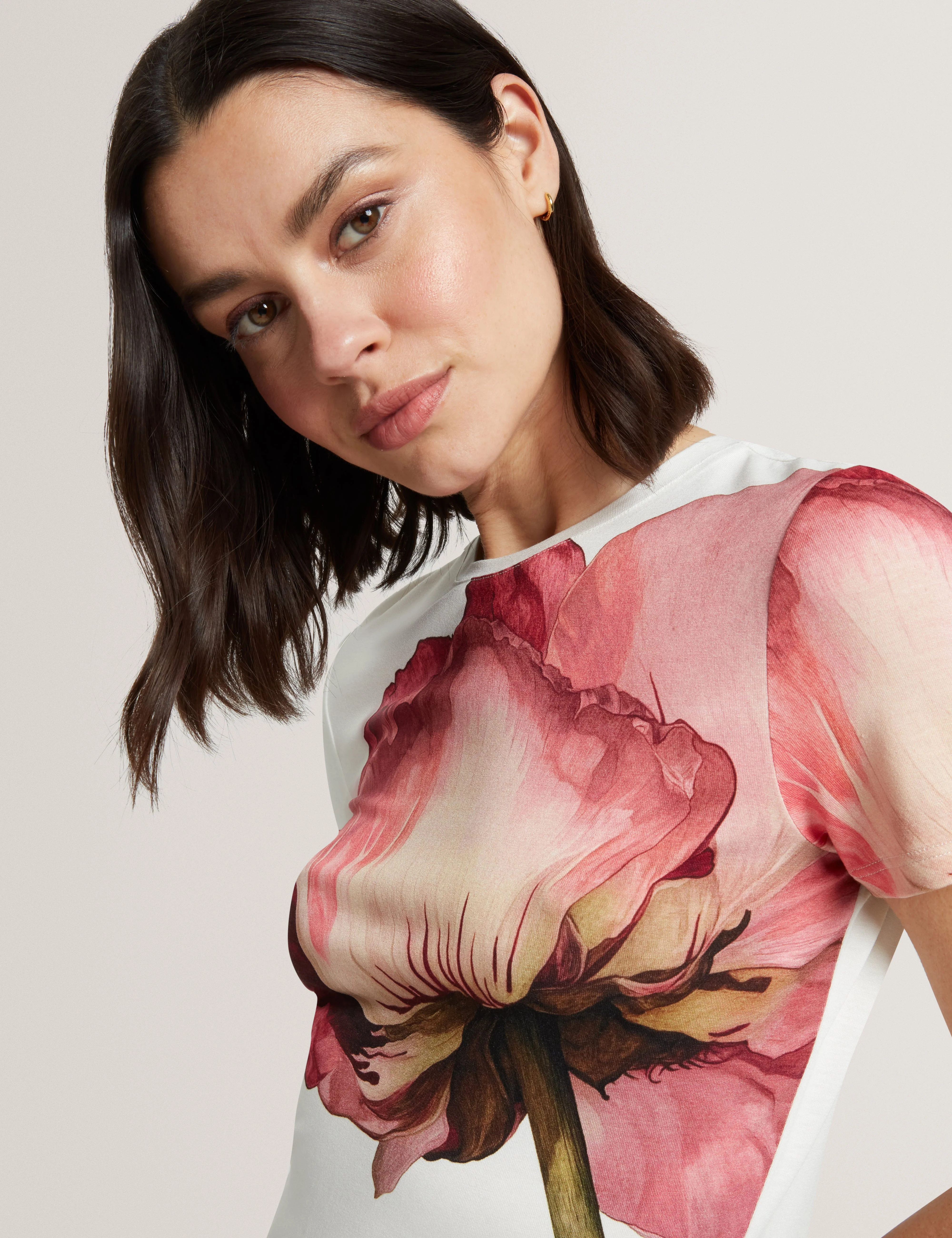 Obrey Short Sleeve Printed Fitted Tee Ivory - Image 4