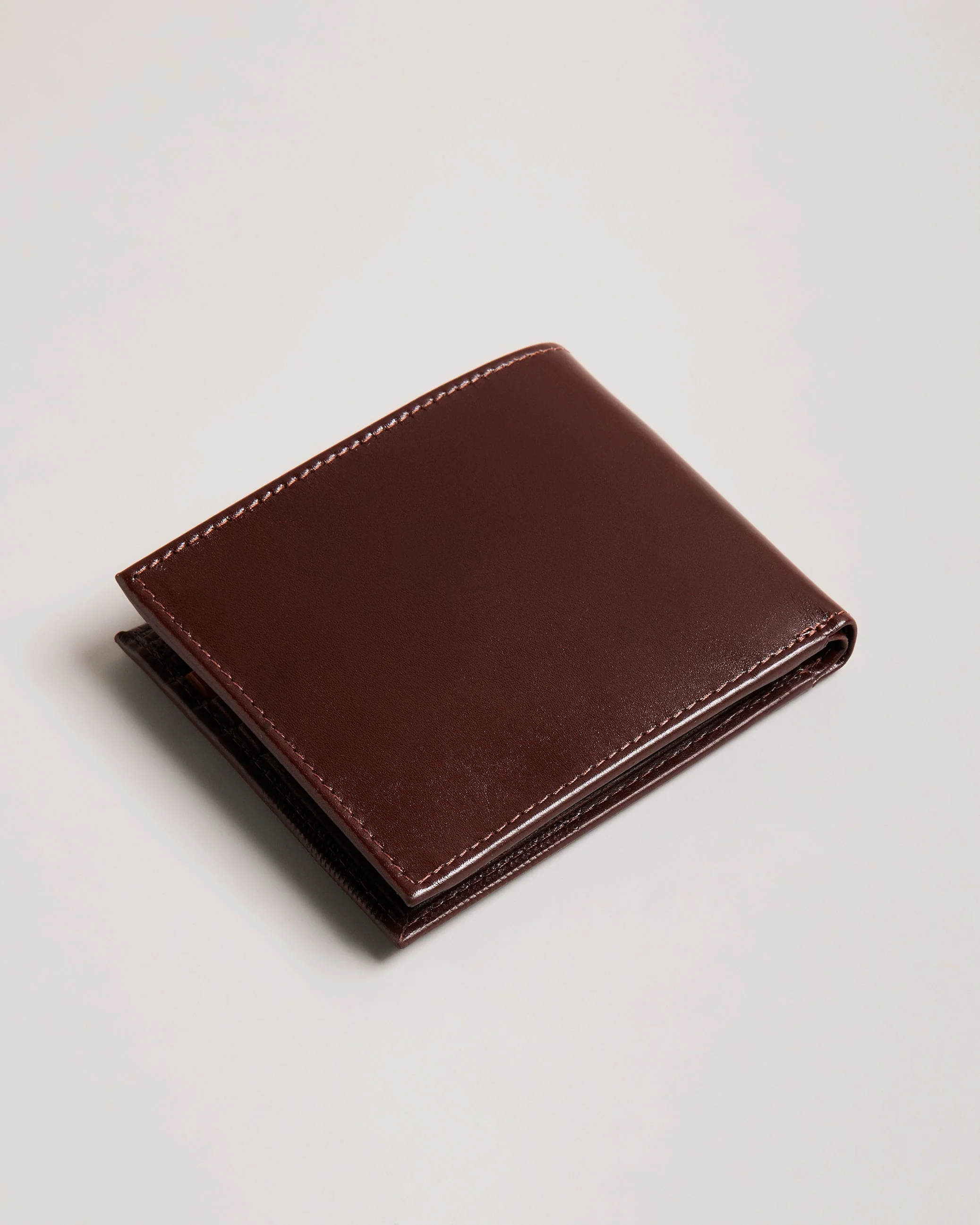 Prugs Embossed Corner Leather Bifold Coin Wall Brown - Image 3