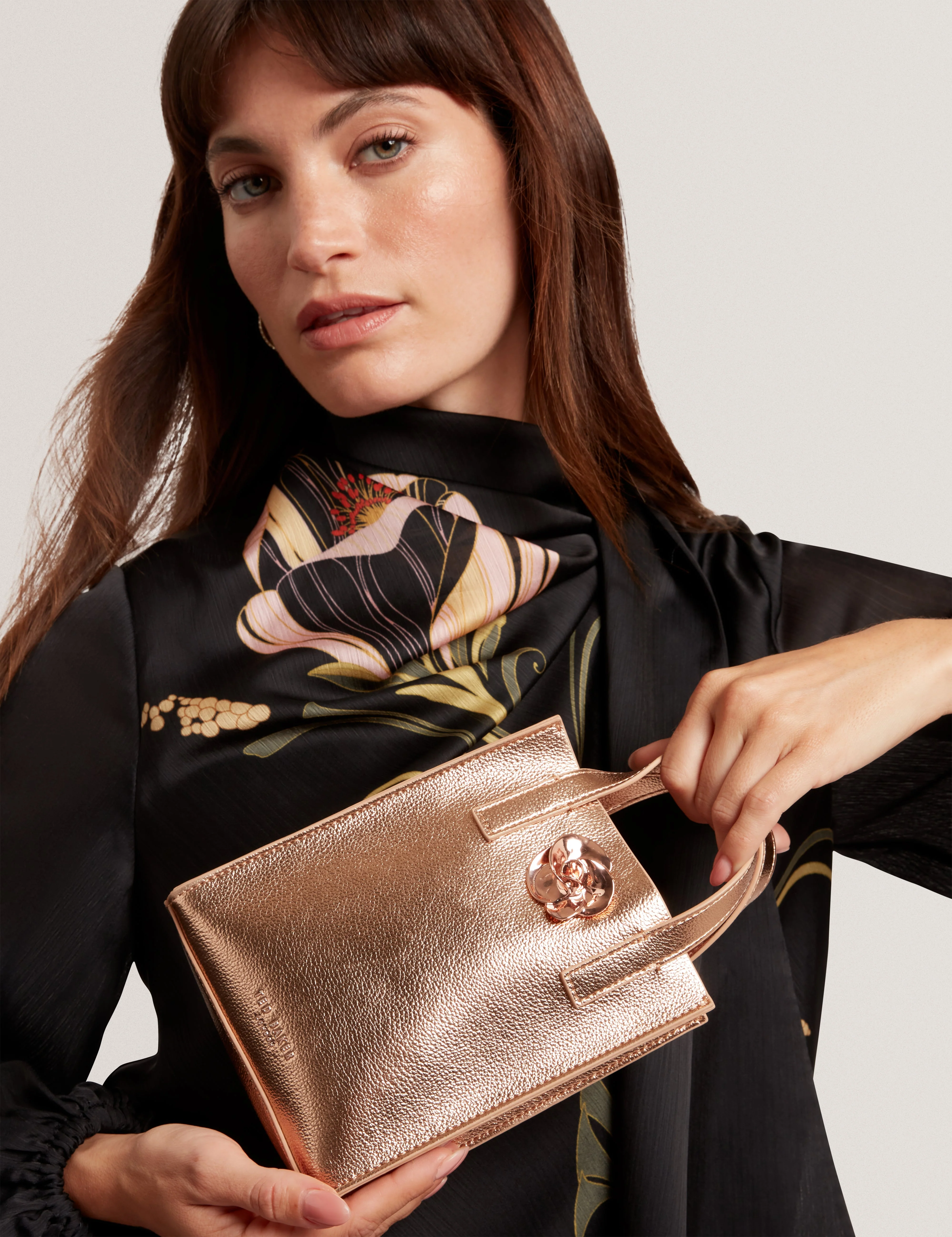Rosari Rose Detail Mini Metallic Icon Bag Rosegd - Image 2