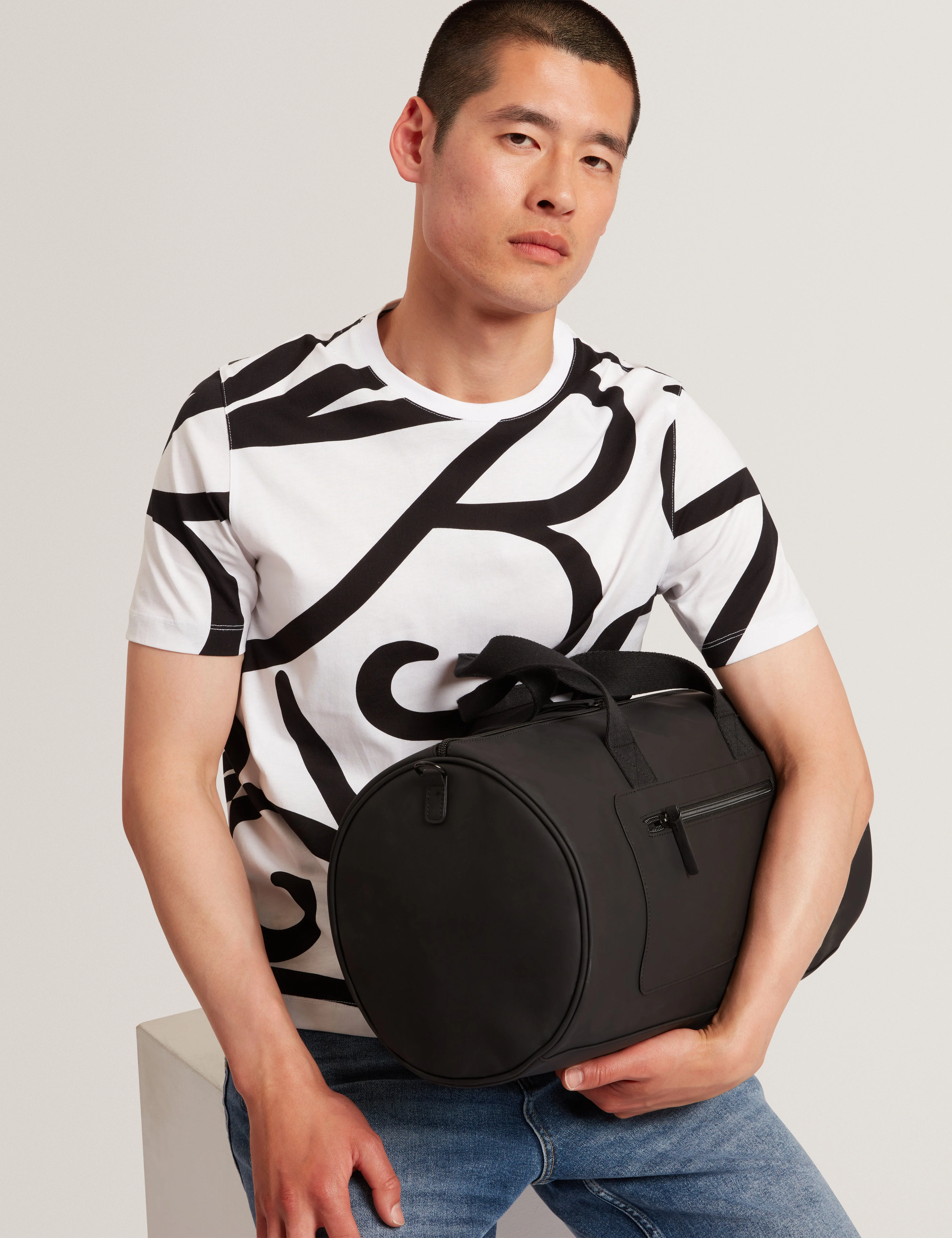 Ryland Rubberised Pu Holdall Black - Image 2