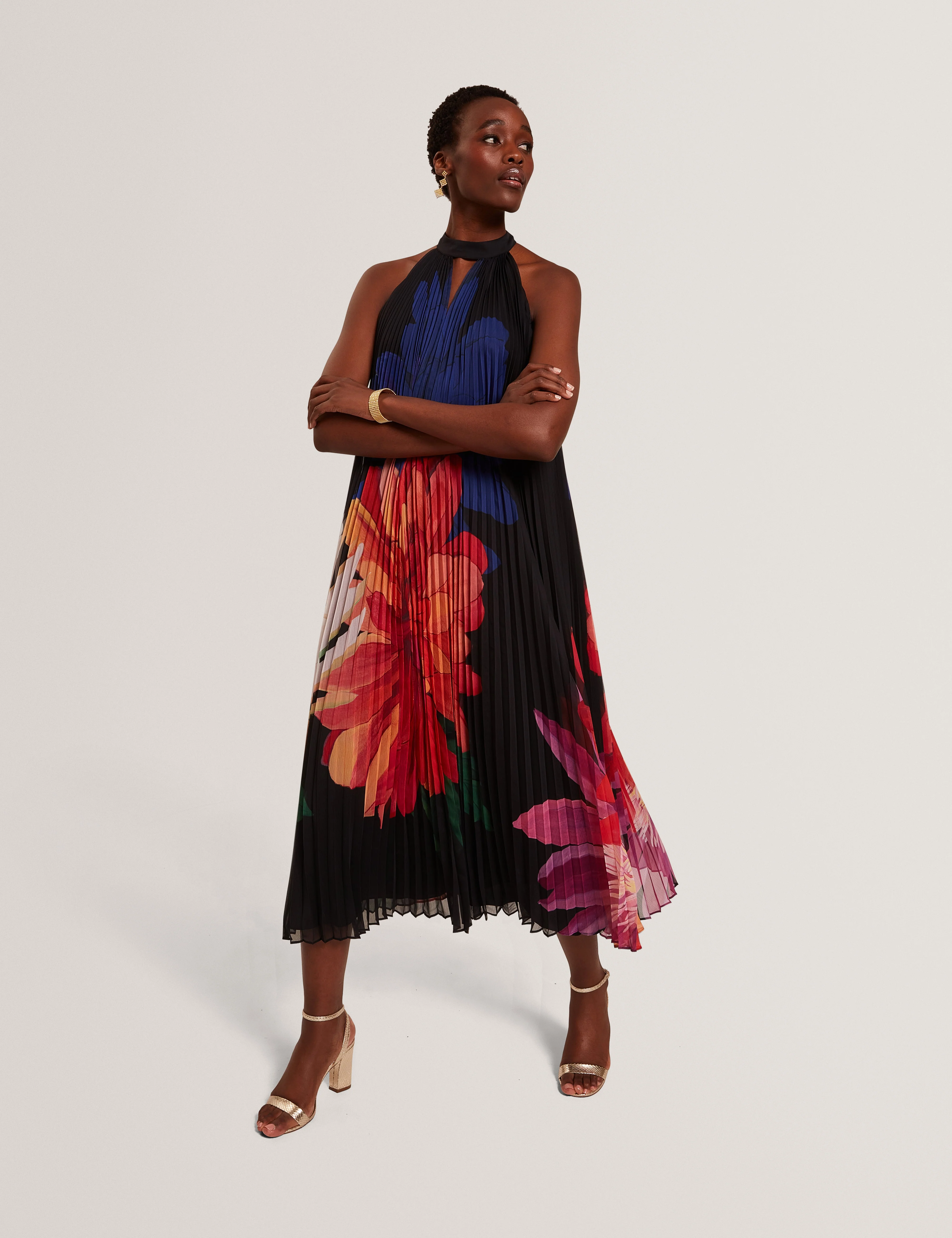 Scotlia Printed Halter Neck Pleated Maxi Dress Black