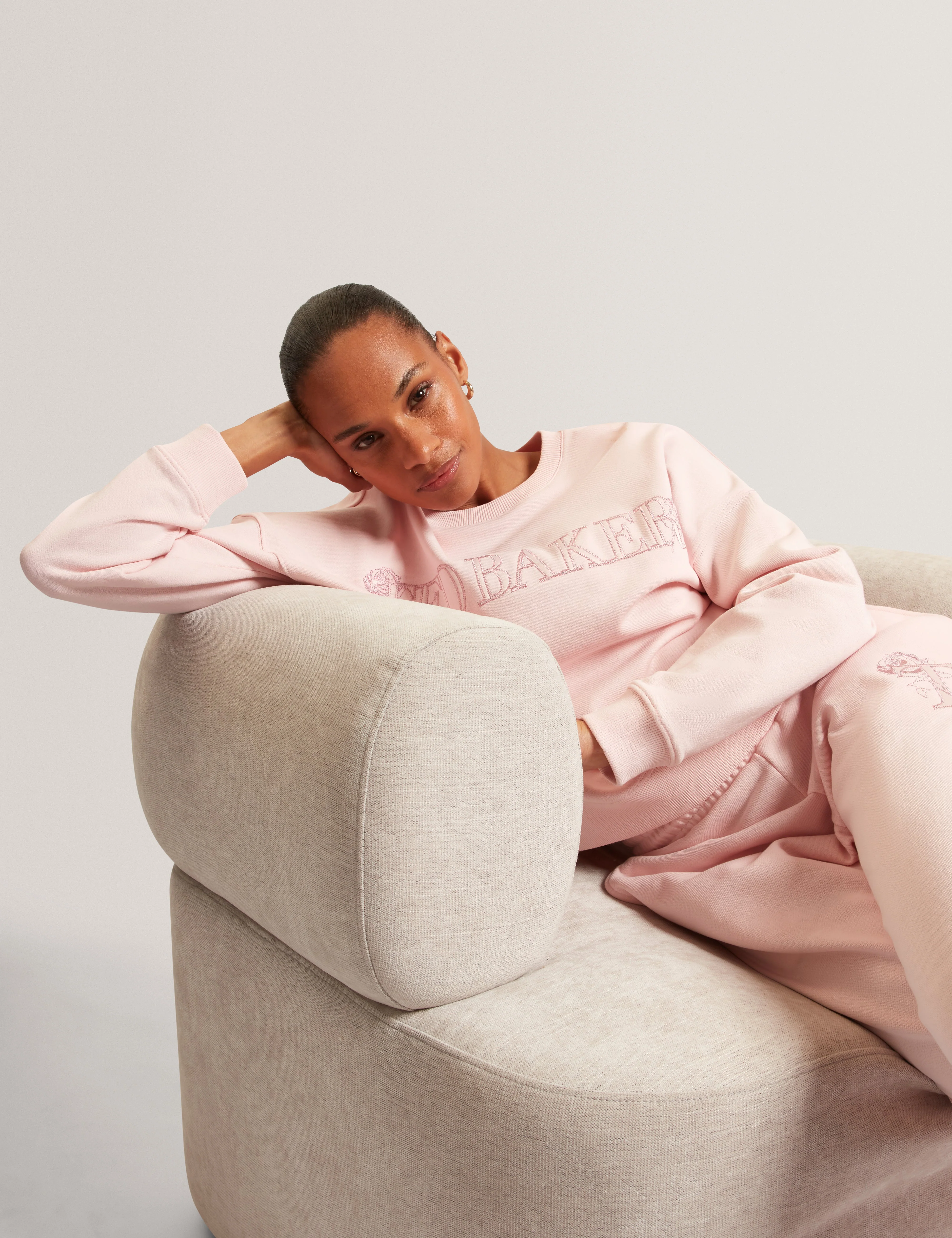 Tanlie Branded Embroidery Sweatshirt Pink