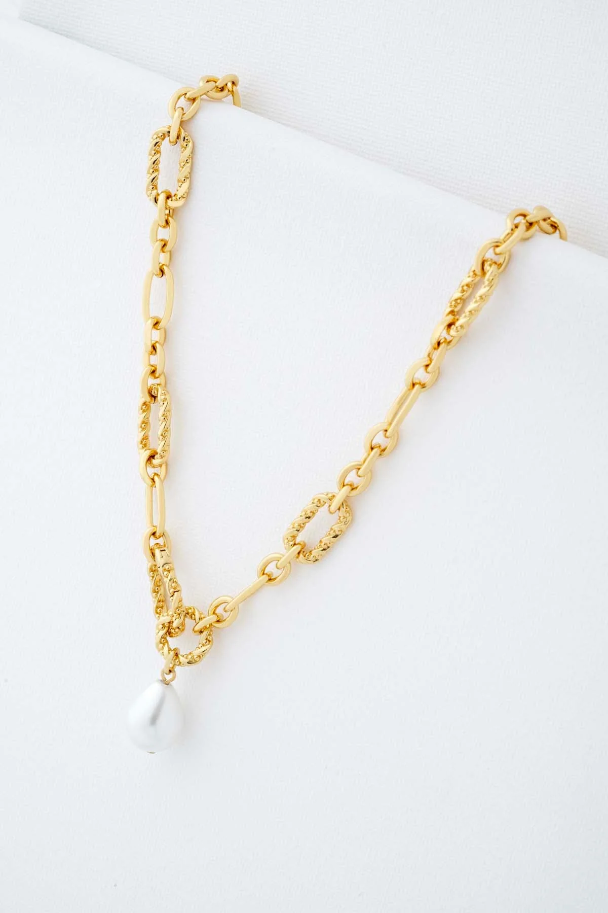 Timora Twisted Pearl Pendant Necklace Pearl - Image 2