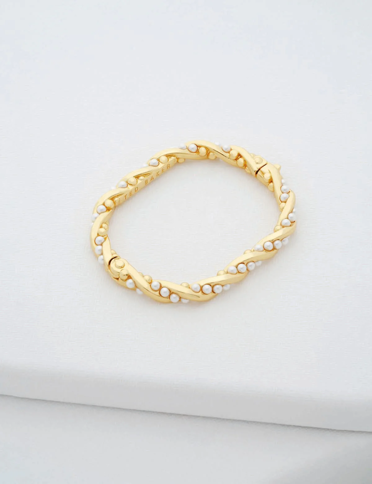 Tilaa Twisted Pearl Bangle Bracelet Pearl - Image 3