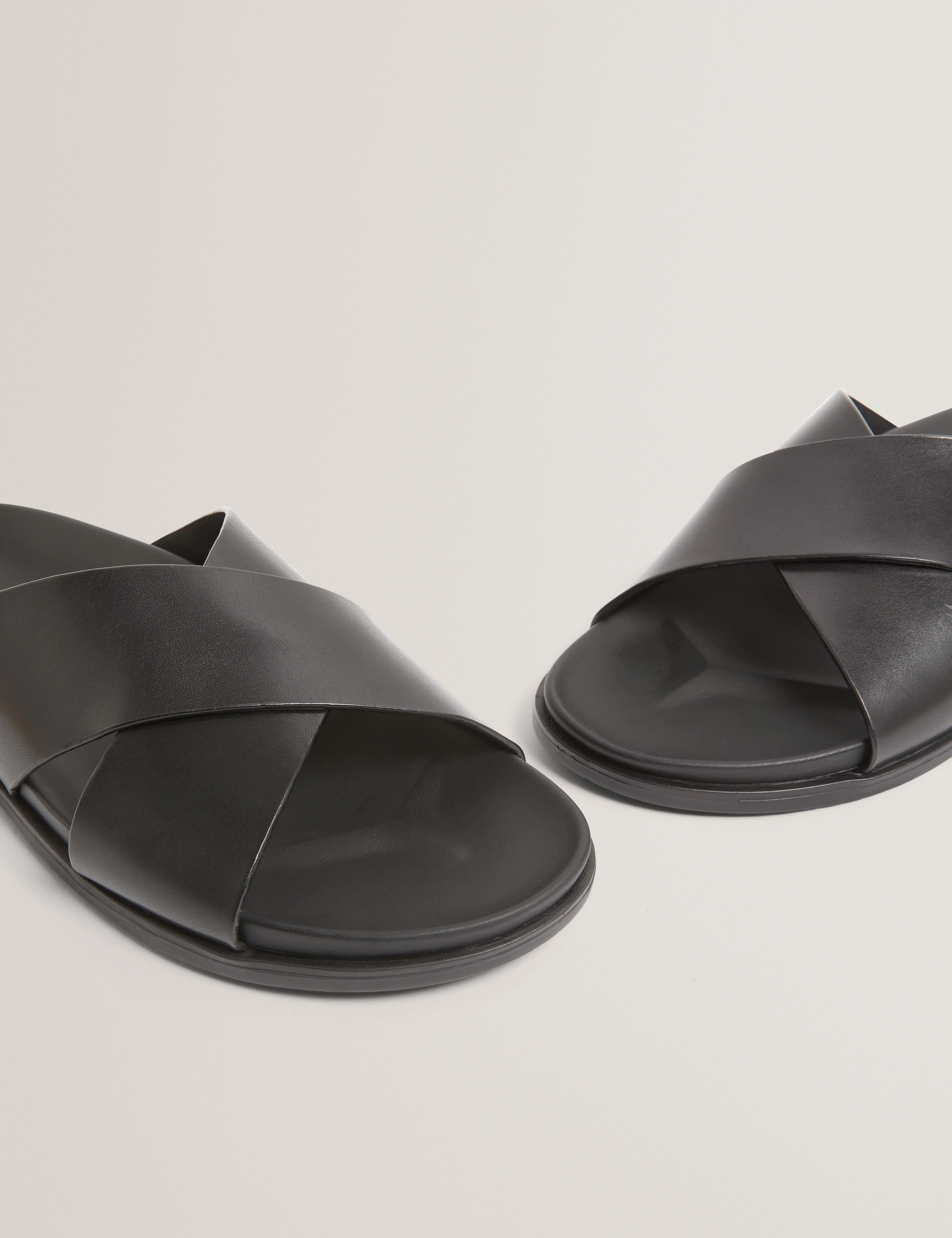 Terriy Tb Script Leather Sandals Black - Image 4