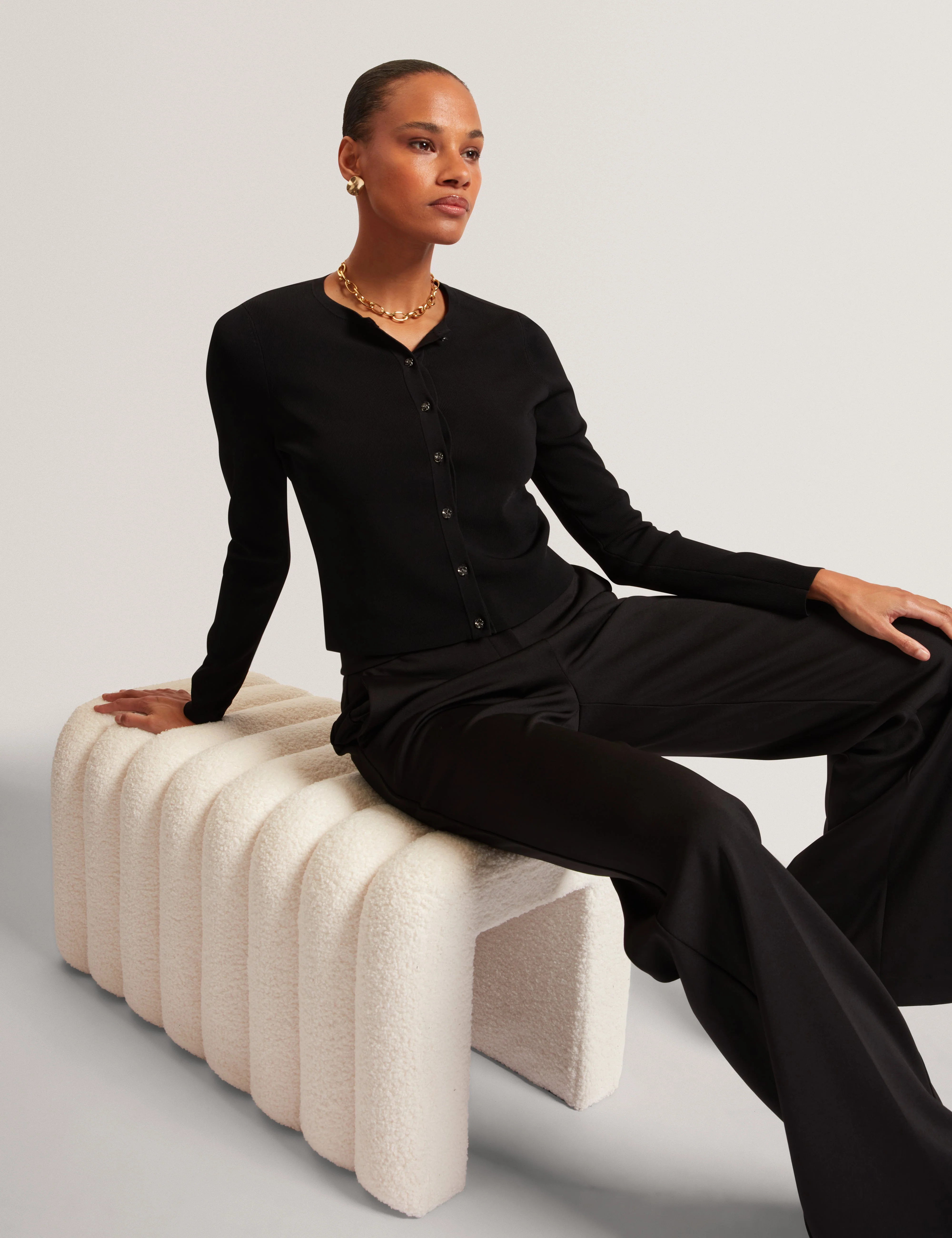 Vedla Cropped Crew Neck Cardigan Black - Image 6