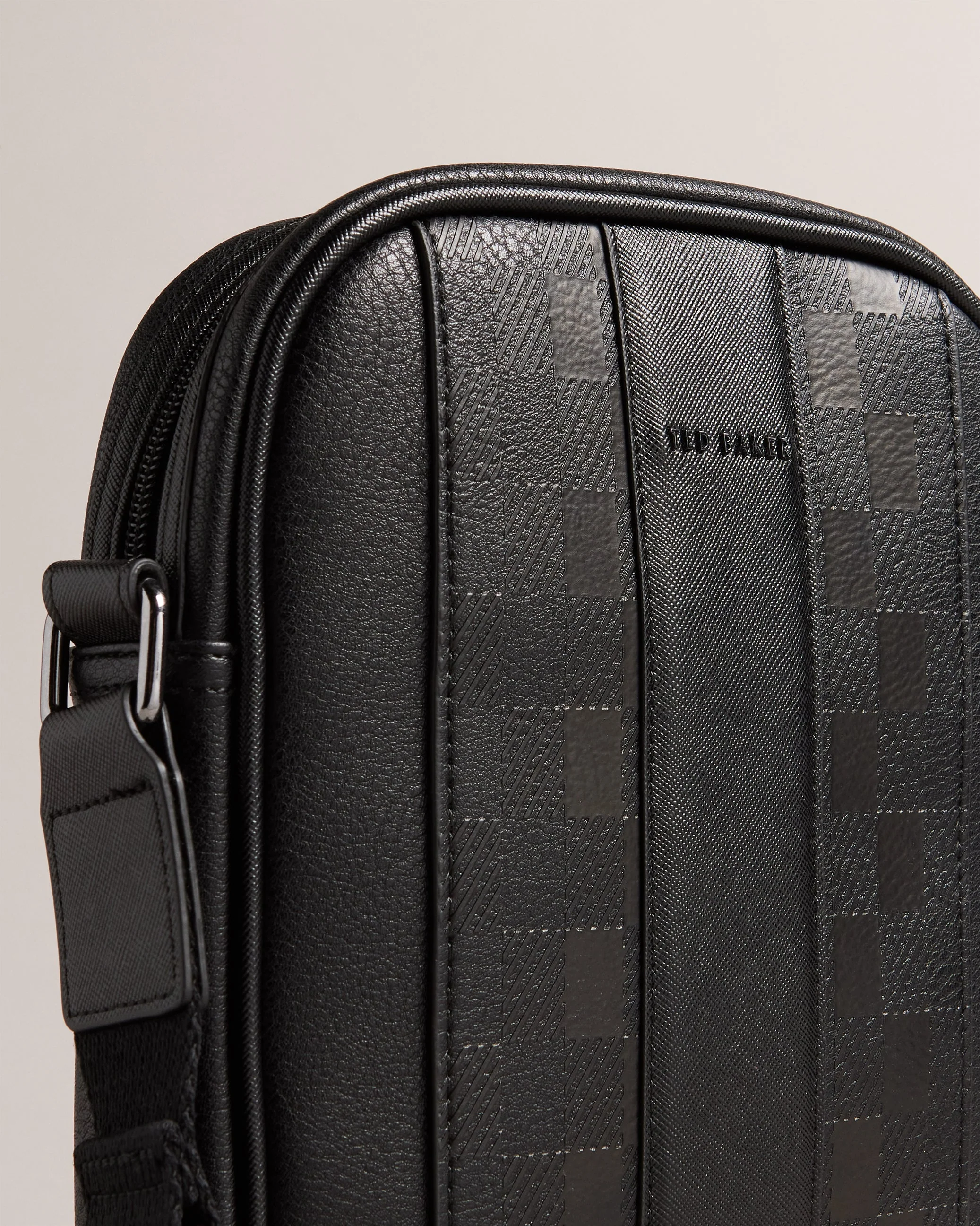 Waydon House Check Pu Flight Bag Black - Image 3