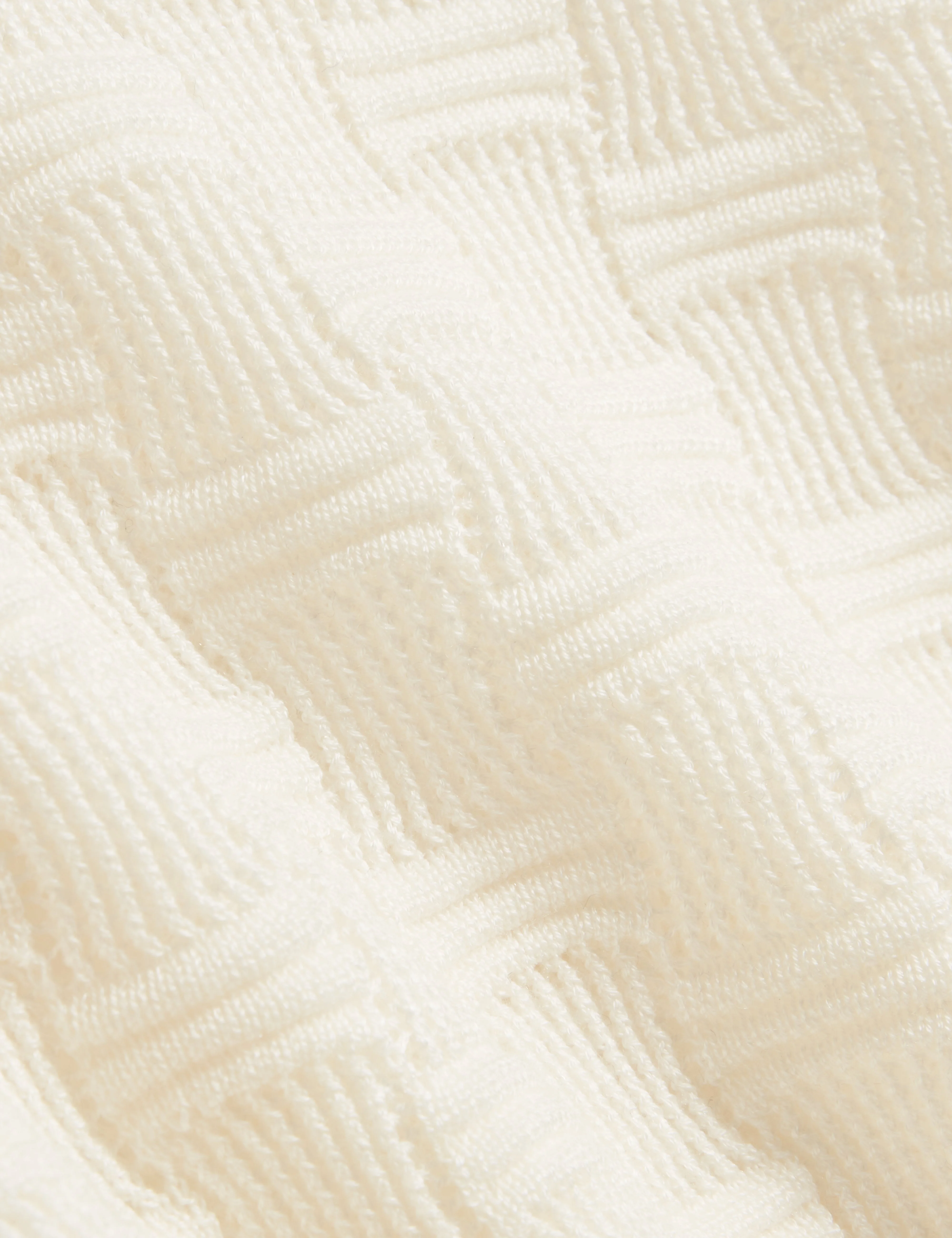 Yuna Touch Of Silk Knitted Sleeveless Top White - Image 7